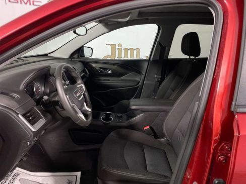 Used 2023 GMC Terrain SLE w/ Driver Convenience Package image 11
