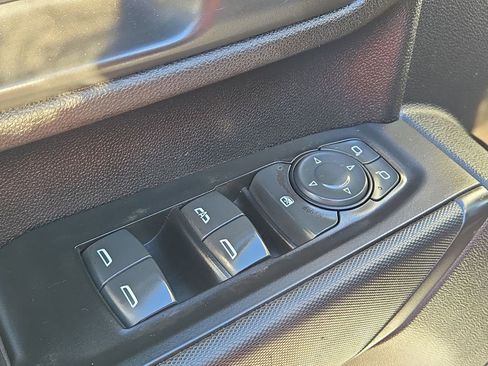 Used 2022 GMC Sierra 3500 Pro w/ Convenience Package image 15