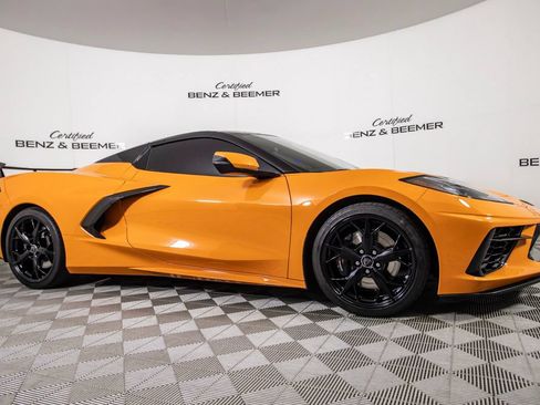 Used 2022 Chevrolet Corvette Stingray Premium Conv w/ Z51 Performance Package RWD image 2