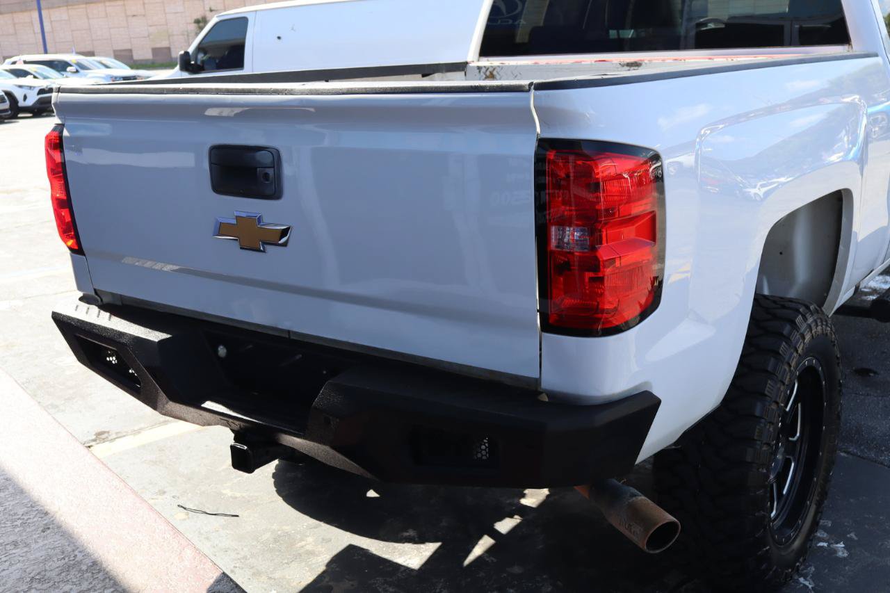 Used 2018 Chevrolet Silverado 1500 Custom w/ Custom Value Package AWD/4WD image 9