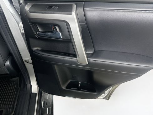 Used 2020 Toyota 4Runner SR5 Premium w/ Moonroof Package RWD image 28