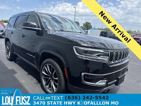 Used 2022 Jeep Wagoneer Series III w/ Premium Group I AWD/4WD image 1