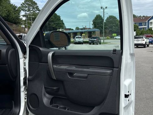 Used 2014 Chevrolet Silverado 2500 LT AWD/4WD image 11