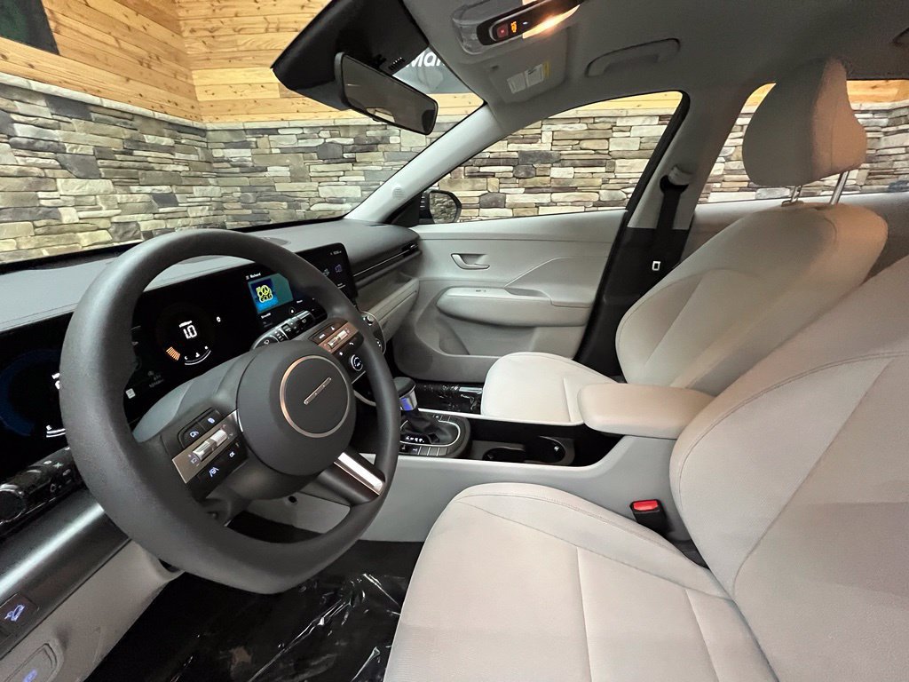 Used 2024 Hyundai Kona SE AWD/4WD image 21