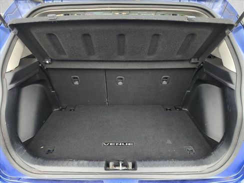 Used 2023 Hyundai Venue SEL FWD image 6