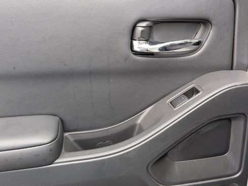 Certified 2025 Nissan Frontier SV w/ SV Convenience Package image 26