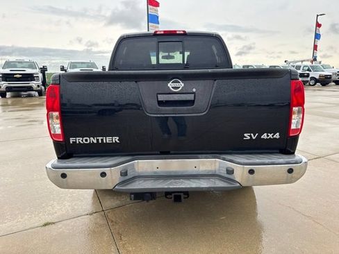 Used 2015 Nissan Frontier SV w/ SV Value Truck Package AWD/4WD image 8