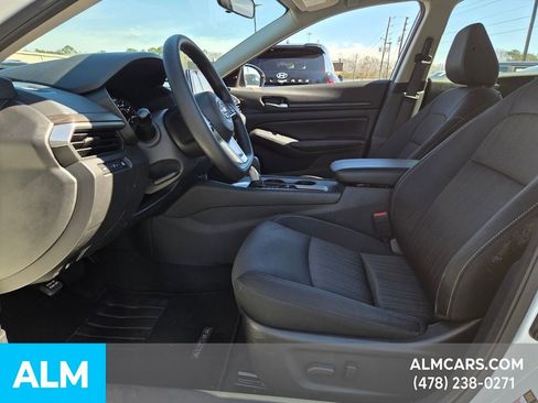 Used 2025 Nissan Altima 2.5 SV image 3