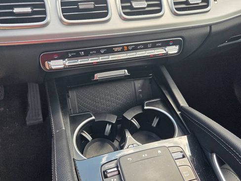 Used 2025 Mercedes-Benz GLS 450 4MATIC image 21