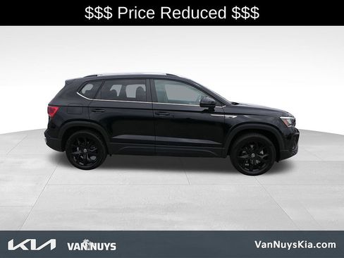 Used 2023 Volkswagen Taos SE w/ Panoramic Sunroof Package AWD/4WD image 33