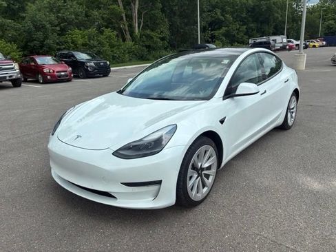 Used 2022 Tesla Model 3 Long Range AWD/4WD image 5