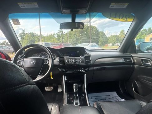 Used 2017 Honda Accord Sport Special Edition image 22