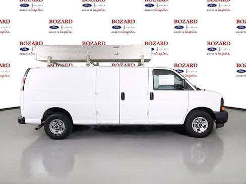 Used 2017 GMC Savana 2500 Extended RWD image 9