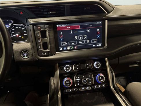 Used 2021 GMC Yukon Denali w/ Denali Premium Package image 38