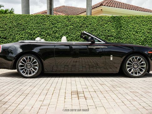 Used 2019 Rolls-Royce Dawn RWD image 7
