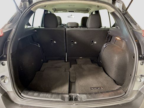 Used 2019 Nissan Kicks S image 35