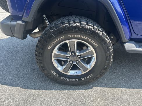 Used 2018 Jeep Wrangler Unlimited Sahara AWD/4WD image 6