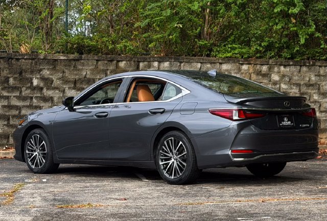 Certified 2024 Lexus ES 300h w/ Premium Package FWD image 10