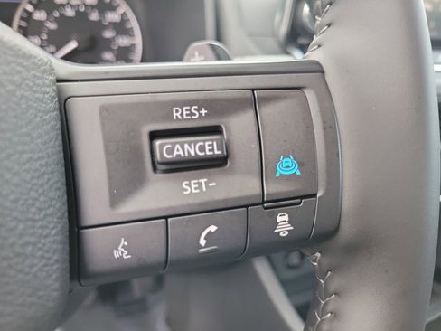 Certified 2025 Nissan Rogue SV image 30