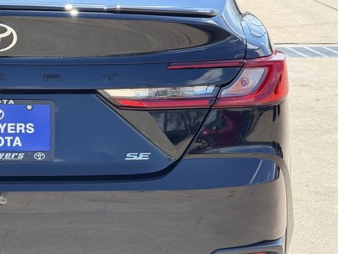 Used 2025 Toyota Camry SE FWD image 9