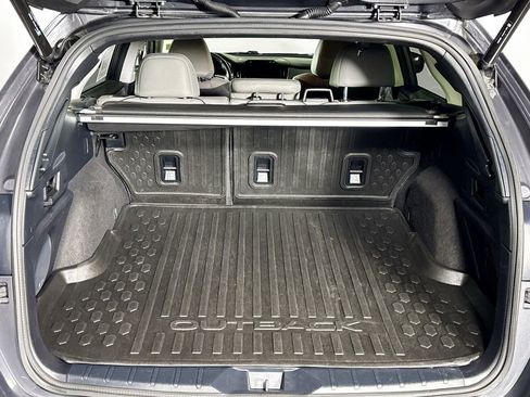Used 2021 Subaru Outback Limited image 22