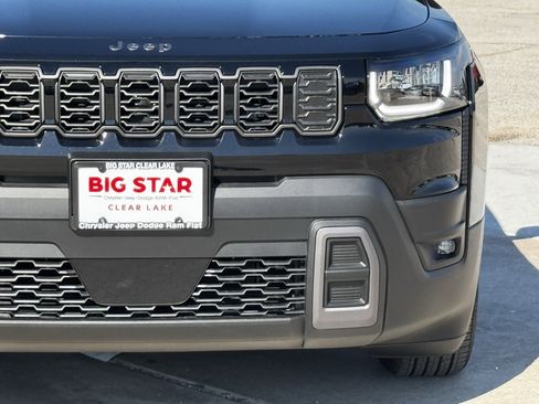 New 2026 Jeep Cherokee Laredo image 5