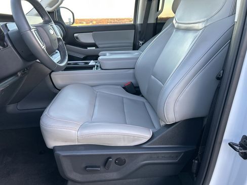Used 2025 Ford Expedition Max Active image 8