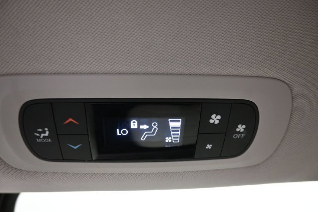 Used 2017 Chrysler Pacifica LX w/ Tire & Wheel Group FWD image 20