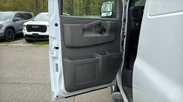 Used 2024 Chevrolet Express 2500 w/ Driver Convenience Package RWD image 12