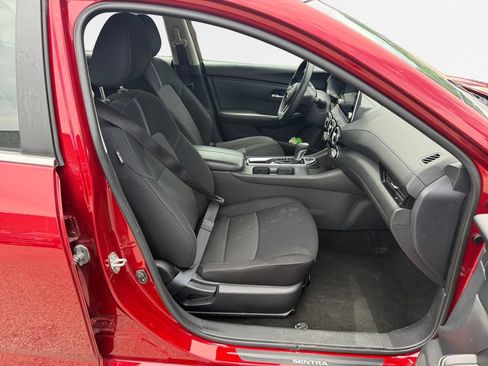 Used 2024 Nissan Sentra SV FWD image 25