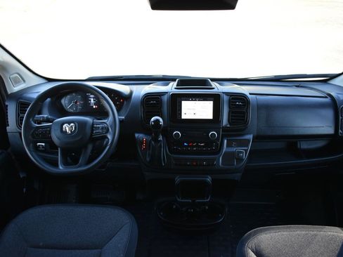 Used 2025 RAM ProMaster 2500 w/ Convenience Group FWD image 10