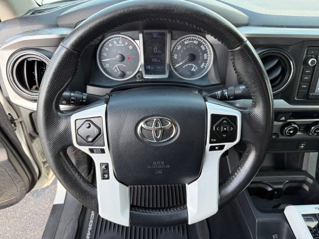 Used 2017 Toyota Tacoma SR5 w/ Tow Package AWD/4WD image 15