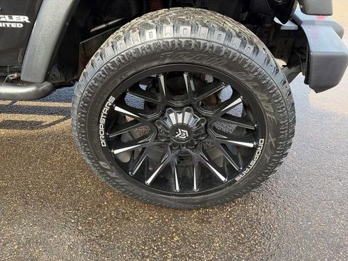 Used 2012 Jeep Wrangler Unlimited Rubicon w/ Connectivity Group image 13