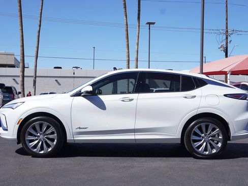 Certified 2025 Buick Envista Avenir image 2