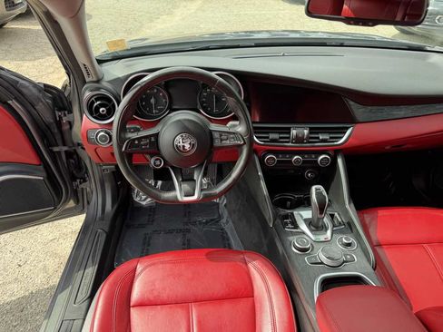 Used 2021 Alfa Romeo Giulia Sprint w/ Nero Edizione RWD image 9
