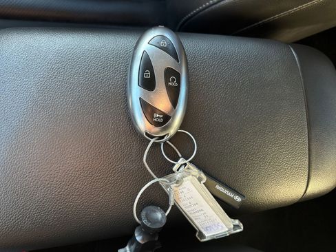 Used 2025 Hyundai Elantra Limited image 22