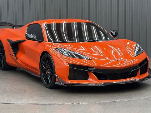 Used 2025 Chevrolet Corvette Z06 w/ Z07 Performance Package image 7