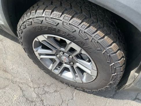 Used 2025 GMC Terrain Elevation AWD/4WD image 11