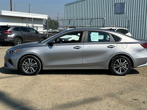 Used 2024 Kia Forte LXS FWD image 8