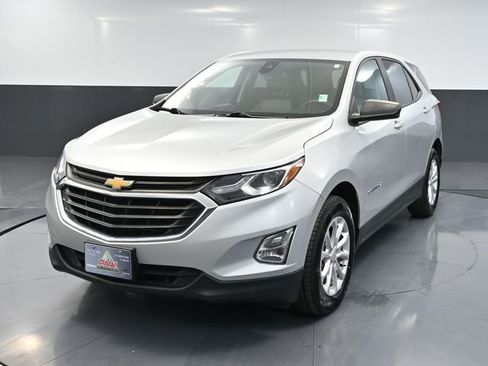 Used 2021 Chevrolet Equinox LS w/ LS Convenience Package AWD/4WD image 11