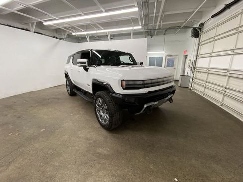 Used 2024 GMC Hummer EV 3X w/ LPO, Illumination Package image 8