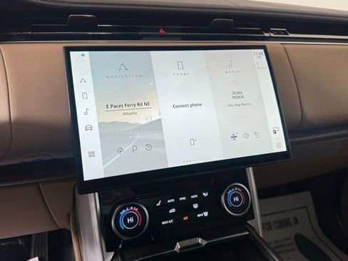 Certified 2023 Land Rover Range Rover SE image 32