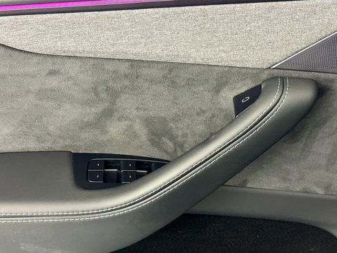 Used 2026 Tesla Model Y Long Range image 15