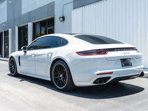 Used 2018 Porsche Panamera 4 AWD/4WD image 7