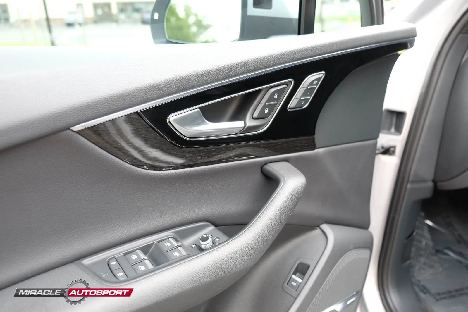 Used 2018 Audi Q7 3.0T Prestige AWD/4WD image 16