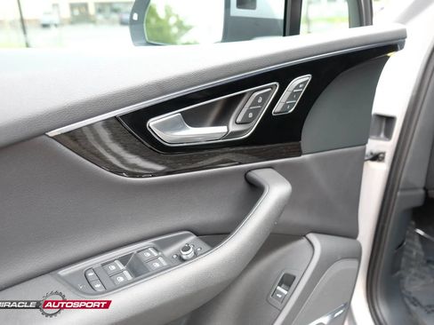Used 2018 Audi Q7 3.0T Prestige AWD/4WD image 16