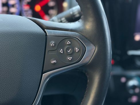 Used 2022 Chevrolet Traverse Premier image 11