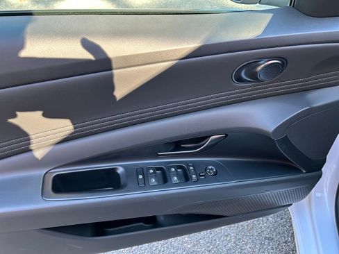 Certified 2025 Hyundai Elantra Sport image 14