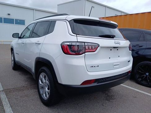 Used 2024 Jeep Compass Latitude AWD/4WD image 8