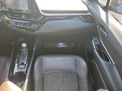 Used 2019 Toyota C-HR Limited image 13